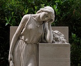 Надгробная скульптура